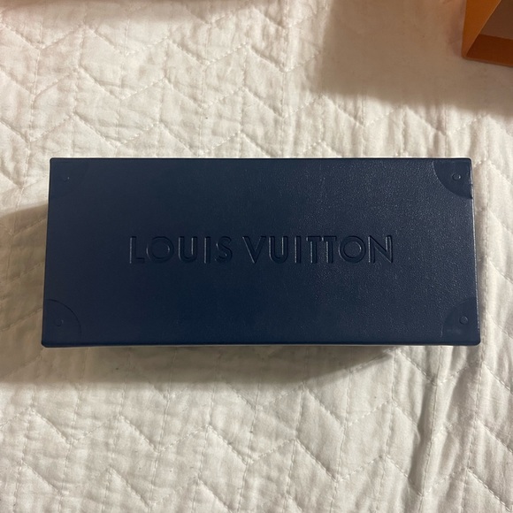 Louis vuitton sunglasses - Picture 8 of 10